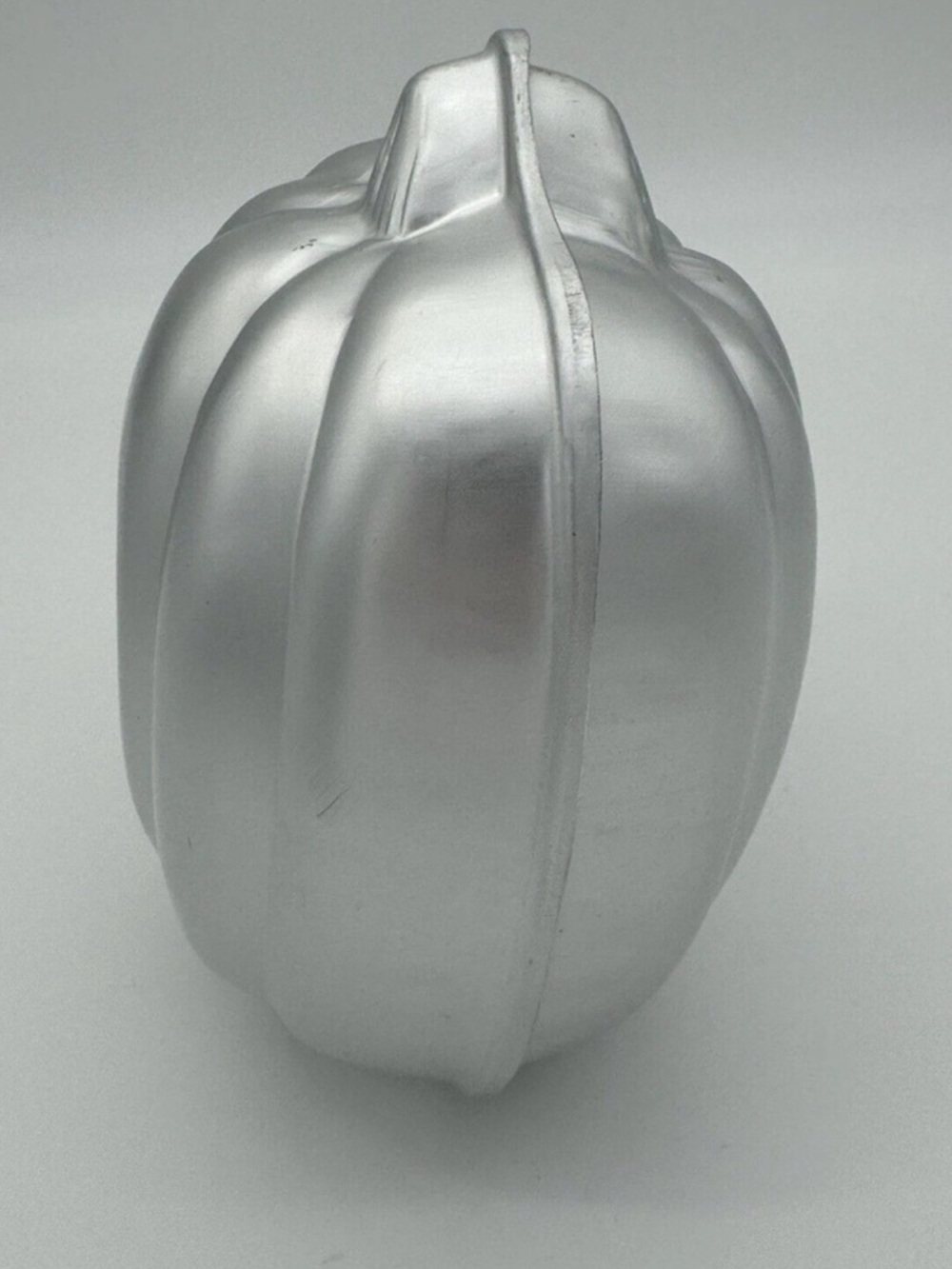 Wilton 3D Cake pan Halloween Stand Up
JACK-O-LANTERN Pumpkin
Baking Party - Picture 4 of 9